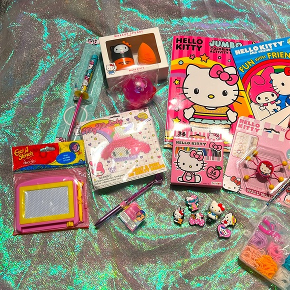 NEW: KID PACK - Over 200 ITEMS Hello Kitty THEMED GIFT SET - Picture 8 of 15
